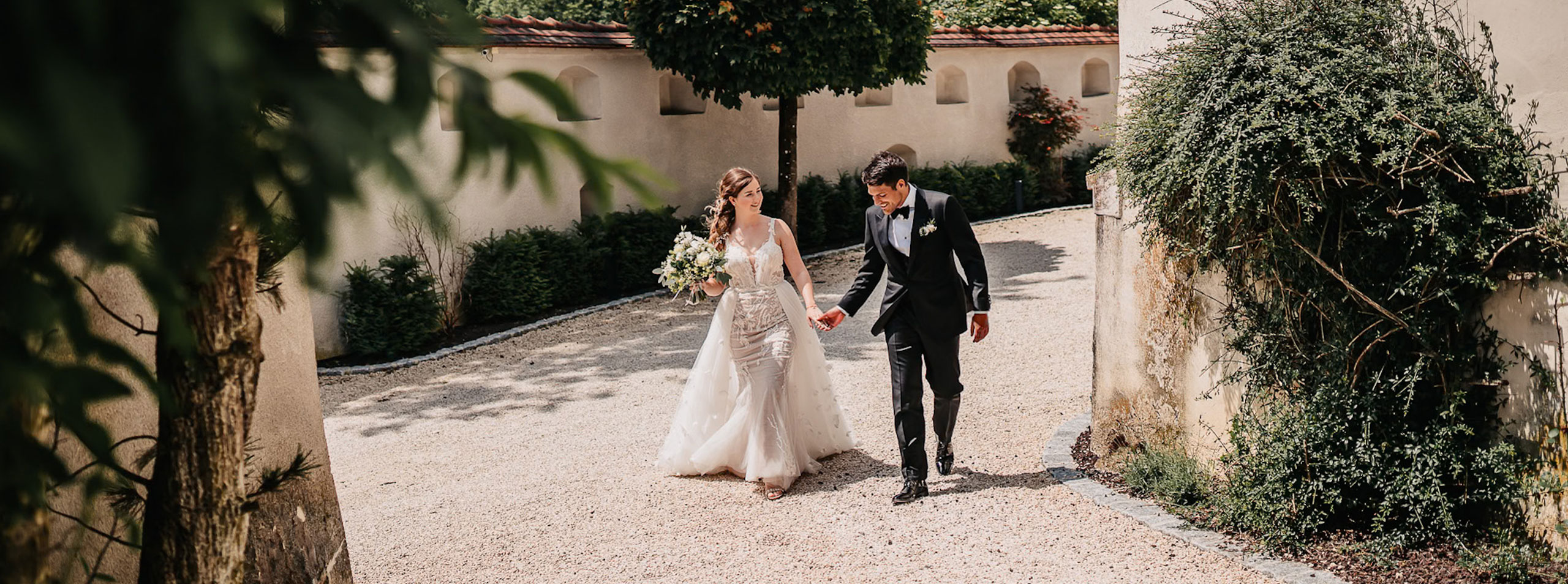 Braut Hochzeit Outdoor Schloss Duttenstein