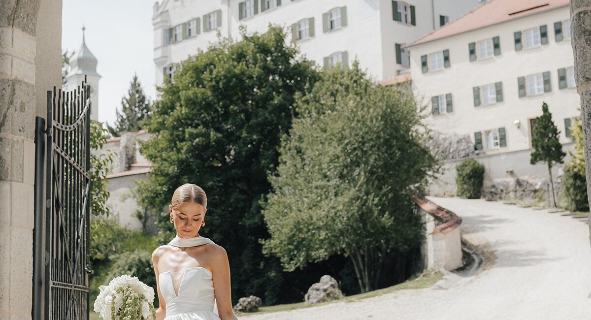 Braut Torbogen an der Wiese