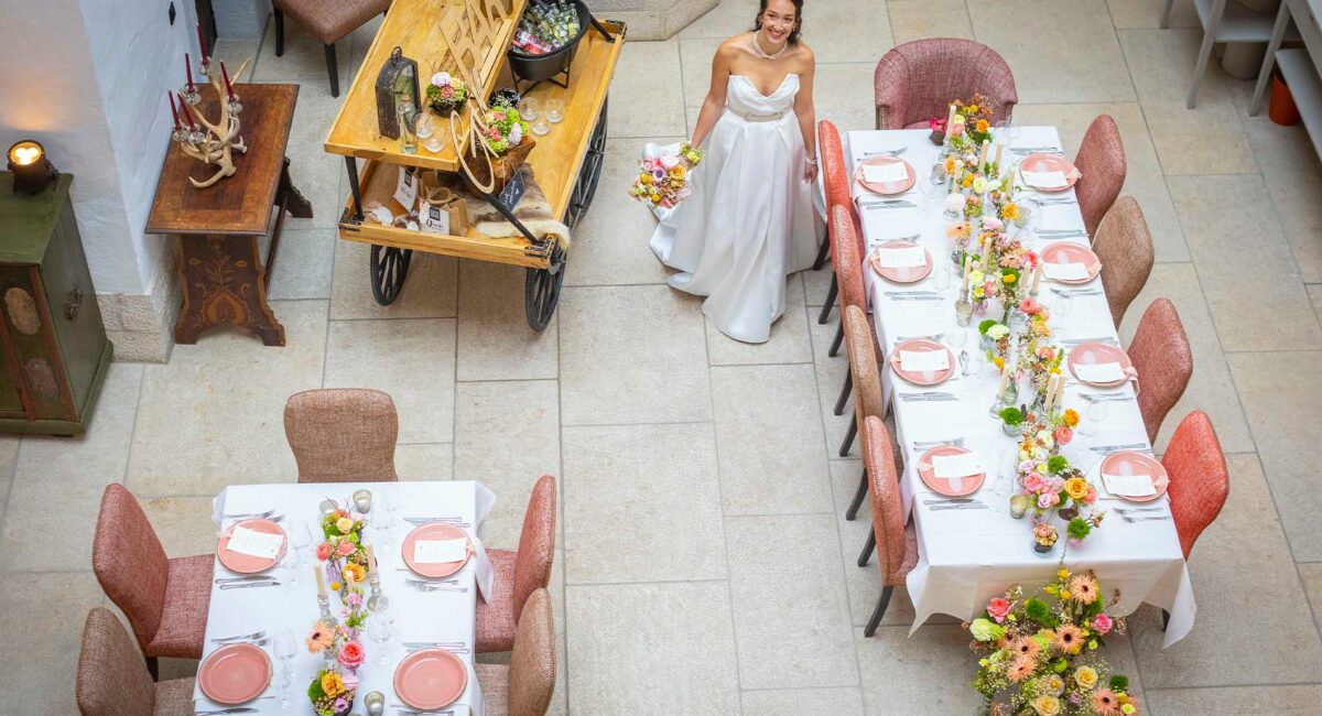 Braut feiert Hochzeit auf Schloss Duttenstein