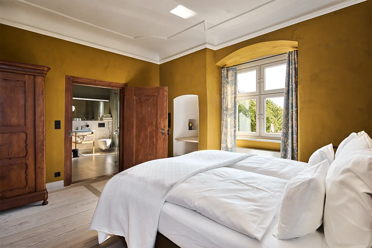 Schlosszimmer in Gelb